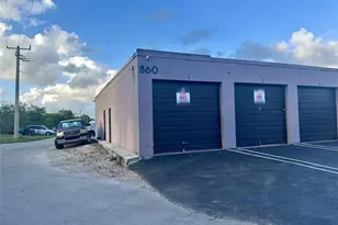 860 NW 45th St, Oakland Park, FL 33309 - Photo 1