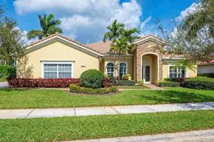 593 SE Tres Belle Cir, Stuart, FL 34997 - Photo 1