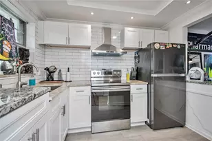 1638 Embassy Dr, West Palm Beach, FL 33401 - Photo 1