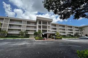 3151 S Palm Aire Dr, Pompano Beach, FL 33069 - Photo 1