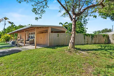 2481 NE 15th Avenue, Pompano Beach, FL 33064 - Photo 1