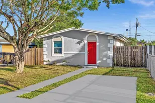 525 NW 10th Ave, Boynton Beach, FL 33435 - Photo 1