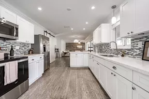 300 NE 43rd St, Oakland Park, FL 33334 - Photo 1