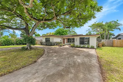 900 SE 13th Court, Deerfield Beach, FL 33441 - Photo 1