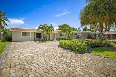 2445 SE 7th Street, Pompano Beach, FL 33062 - Photo 1
