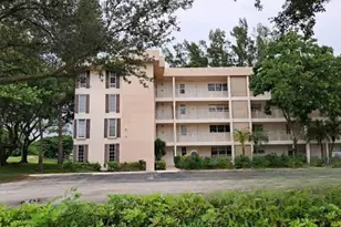 3051 S Palm Aire Dr, Pompano Beach, FL 33069 - Photo 1