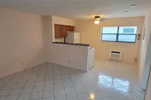 1523 NE 34th St, Oakland Park, FL 33334 - Photo 1