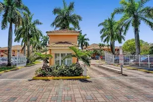 6952 SW 39th St, Davie, FL 33314 - Photo 1