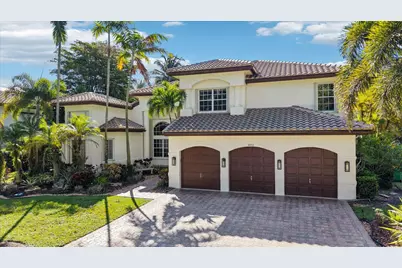 10372 N Lake Vista Circle, Davie, FL 33328 - Photo 1