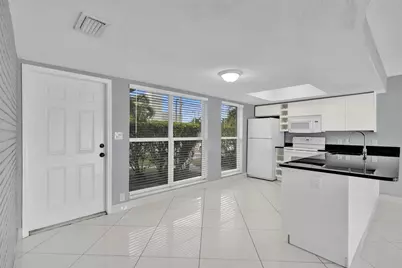 704 NE 23rd Avenue #2, Pompano Beach, FL 33062 - Photo 1