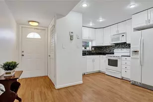 681 S Hollybrook Dr, Pembroke Pines, FL 33025 - Photo 1