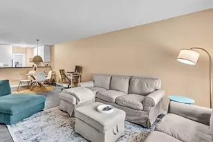 2555 NE 11th St, Fort Lauderdale, FL 33304 - Photo 1