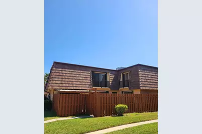 912 Springdale Circle E, Palm Springs, FL 33461 - Photo 1