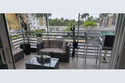 3050 NE 16 Avenue #201, Oakland Park, FL 33334 - Photo 1