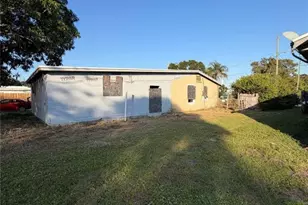 107 S 23rd St, Fort Pierce, FL 34950 - Photo 1