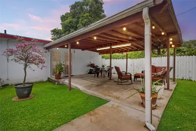 511 NE 161st Street, Miami, FL 33162 - Photo 1