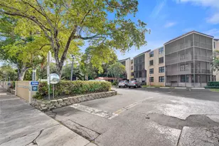 3800 N Hills Dr, Hollywood, FL 33021 - Photo 1