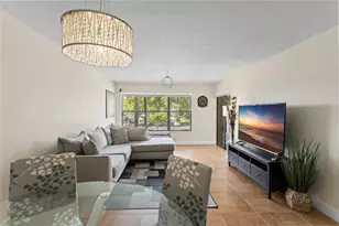 2312 S Cypress Bend Dr, Pompano Beach, FL 33069 - Photo 1