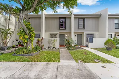 1225 NW 98th Terrace #144, Pembroke Pines, FL 33024 - Photo 1