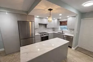 809 W Oakland Park Blvd, Oakland Park, FL 33311 - Photo 1