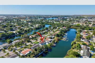 401 NW 39th Street, Deerfield Beach, FL 33064 - Photo 1