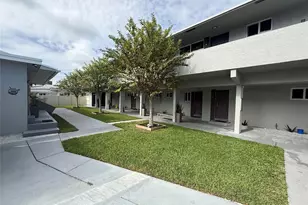 720 NE 7th St, Hallandale Beach, FL 33009 - Photo 1