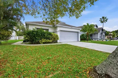 94 Magnolia Circle, Boynton Beach, FL 33436 - Photo 1
