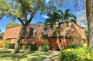 9142 SW 23rd St, Davie, FL 33324 - Photo 1