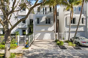 302 NE 8th Ave, Fort Lauderdale, FL 33301 - Photo 1