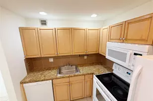 640 NW 13th St, Boca Raton, FL 33486 - Photo 1