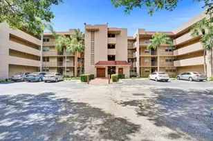 9501 Seagrape Dr, Davie, FL 33324 - Photo 1