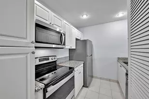 906 Twin Lakes Dr, Coral Springs, FL 33071 - Photo 1
