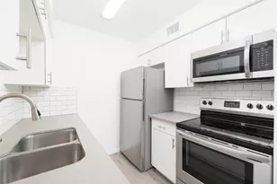 1401 NE 17th Ct, Fort Lauderdale, FL 33305 - Photo 1