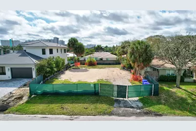 254 Capri Avenue, Lauderdale by the Sea, FL 33308 - Photo 1