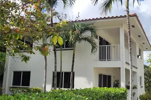 600 S Luna Ct, Hollywood, FL 33021 - Photo 1