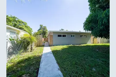 833 SW 7th Street, Pompano Beach, FL 33060 - Photo 1