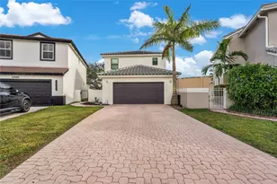 6992 SW 148 Ln, Davie, FL 33331 - Photo 1