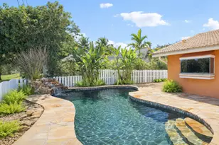 808 E Plantation Cir, Plantation, FL 33324 - Photo 1