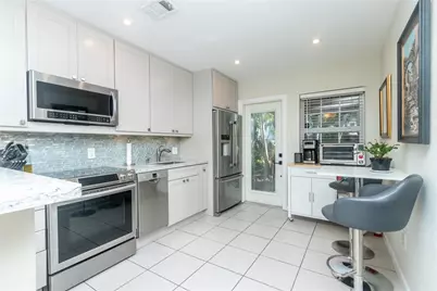 704 NE 14th Place, Fort Lauderdale, FL 33304 - Photo 1
