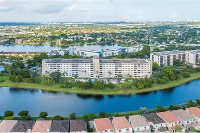 800 NE 195th Street #605, Miami, FL 33179 - Photo 1