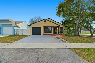 8666 SW 14th St, Pembroke Pines, FL 33025 - Photo 1