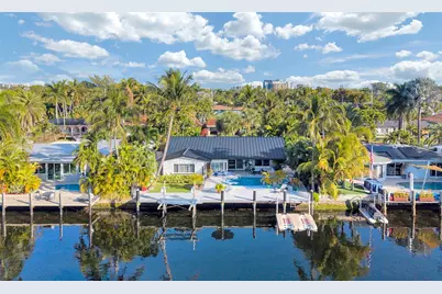 2116 NE 25th Street, Wilton Manors, FL 33305 - Photo 1