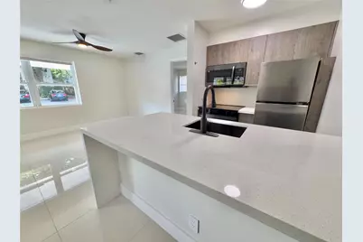924 NE 17th Terrace #10, Fort Lauderdale, FL 33304 - Photo 1