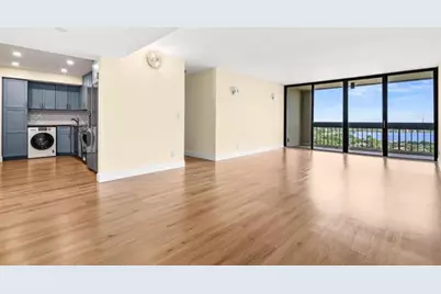2400 Presidential Way #Ph2, West Palm Beach, FL 33401 - Photo 1
