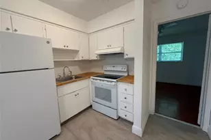 810 SE 18th St, Fort Lauderdale, FL 33316 - Photo 1
