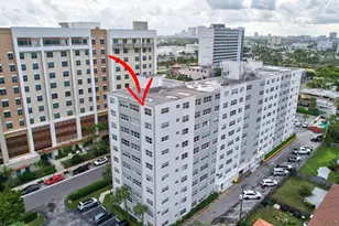 2555 NE 11th St, Fort Lauderdale, FL 33304 - Photo 29
