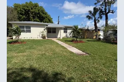 141 SE 7th Avenue, Boynton Beach, FL 33435 - Photo 1