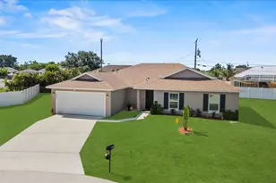 541 SW Nadell Ct, Port Saint Lucie, FL 34953 - Photo 1