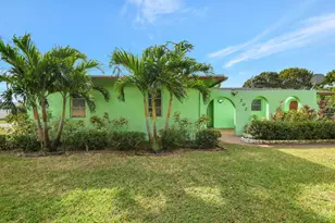 702 SW 23rd Terrace, Boynton Beach, FL 33435 - Photo 1