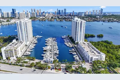 17301 Biscayne Boulevard #707, North Miami Beach, FL 33160 - Photo 1